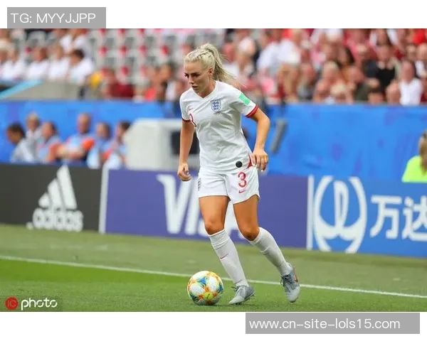 新英格兰队与白帽队激战正酣谁能在这场对决中笑到最后